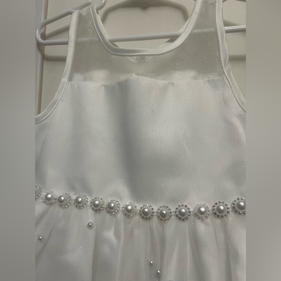 Girl’s American Princess White Pearl-Accented Formal Dress Size 6 - Picture 2 of 7